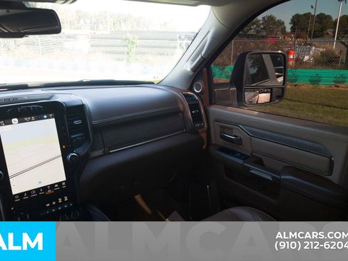 Used 2024 RAM 2500 Limited w/ Towing Technology Group image 19