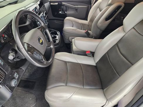 Used 2021 Chevrolet Express 2500 LS w/ Enhanced Convenience Package RWD image 13