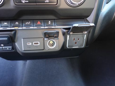 Used 2023 Chevrolet Silverado 1500 Custom image 38