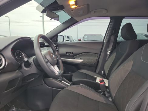 Certified 2020 Nissan Kicks SV image 15