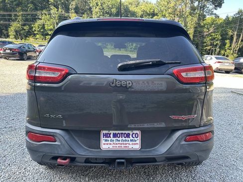 Used 2015 Jeep Cherokee Trailhawk w/ Leather Interior Group AWD/4WD image 4
