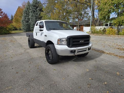Used 2006 Ford F250 XL image 1