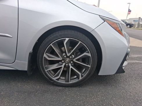 Used 2021 Toyota Corolla XSE image 3