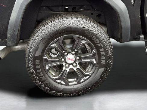Used 2024 GMC Canyon Elevation image 16