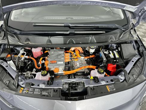Used 2023 Chevrolet Bolt LT w/ Infotainment Package FWD image 31