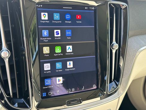 Certified 2023 Volvo V60 B5 Cross Country Plus w/ Climate Package image 11