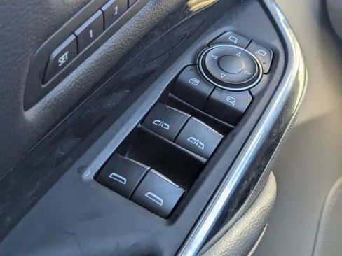 Used 2019 Cadillac XT4 Premium Luxury image 24