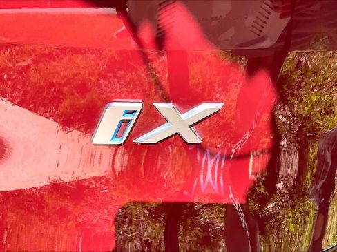 Used 2024 BMW iX xDrive50 w/ Sport Package AWD/4WD image 32
