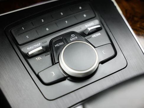 Used 2018 Audi Q5 2.0T Premium image 26