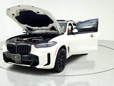 Used 2025 BMW X5 sDrive40i w/ M Sport Package RWD image 13