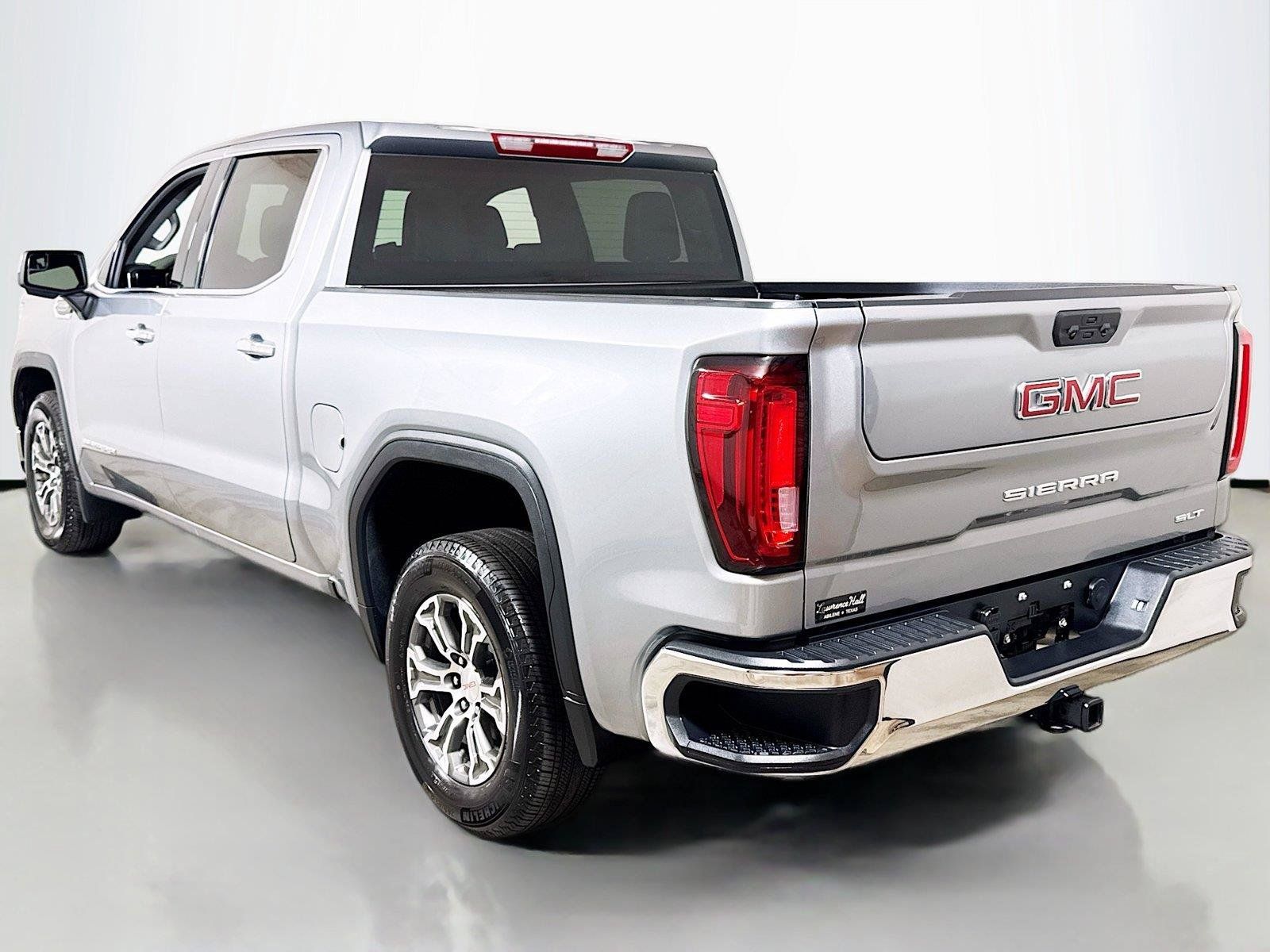 Used 2026 GMC Sierra 1500 SLT RWD image 6