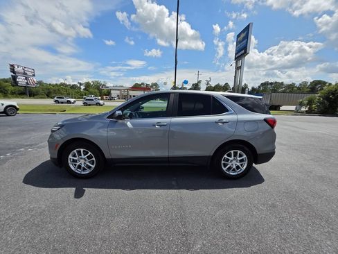 Used 2024 Chevrolet Equinox LT FWD image 2