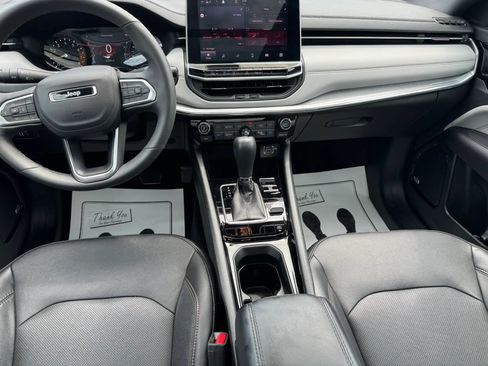 Used 2023 Jeep Compass Limited w/ Sun and Sound Group AWD/4WD image 7