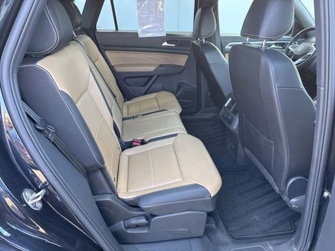 Certified 2023 Volkswagen Atlas Cross Sport SEL R-Line image 23