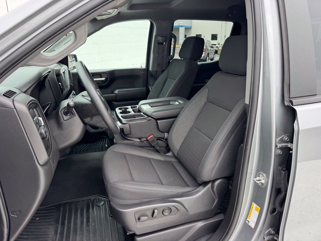 Used 2024 Chevrolet Silverado 1500 Custom RWD image 17