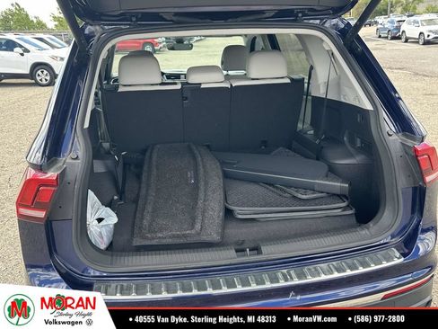 Used 2023 Volkswagen Tiguan SE FWD image 11