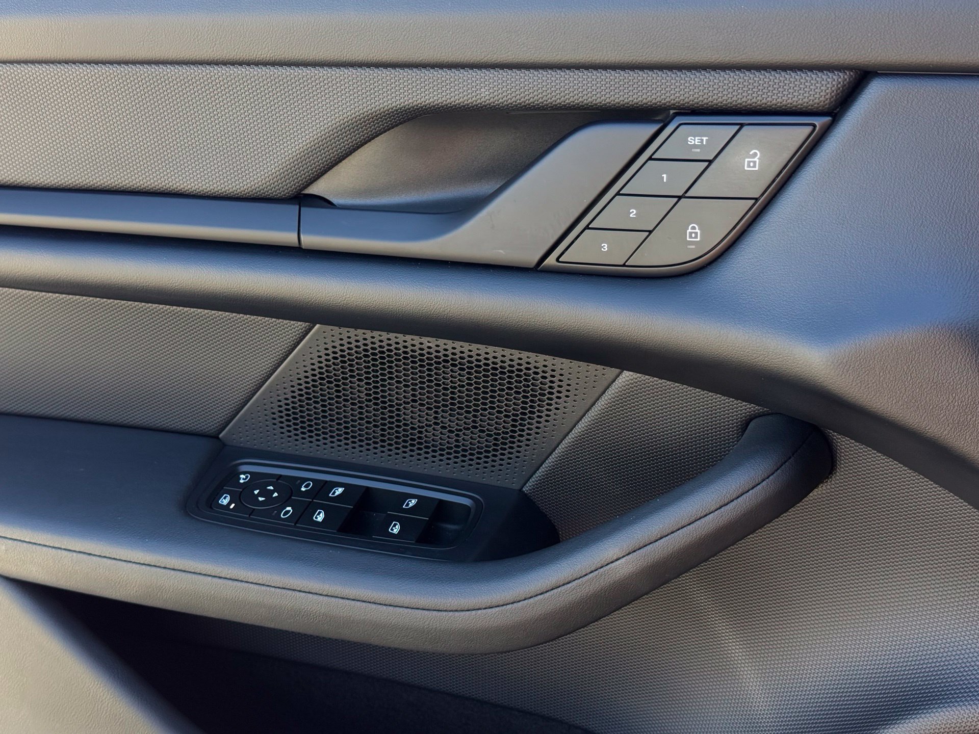 Certified 2023 Porsche Taycan RWD image 27