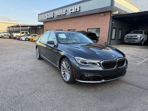 Used 2016 BMW 750i xDrive image 2
