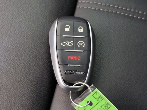 Used 2023 Alfa Romeo Stelvio Ti image 30