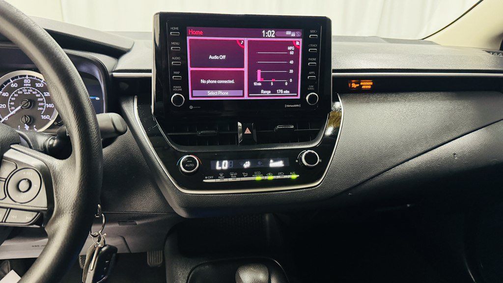 Used 2021 Toyota Corolla LE FWD image 18