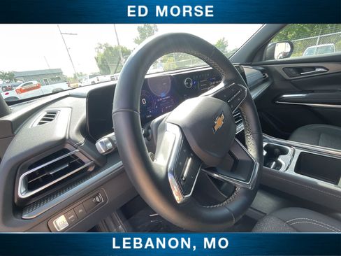 Used 2025 Chevrolet Traverse LT image 10