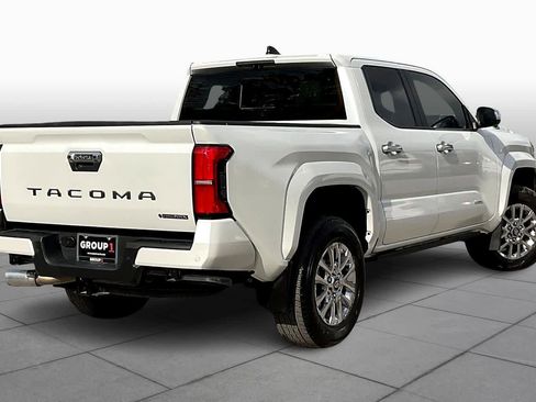 Used 2025 Toyota Tacoma Limited image 12