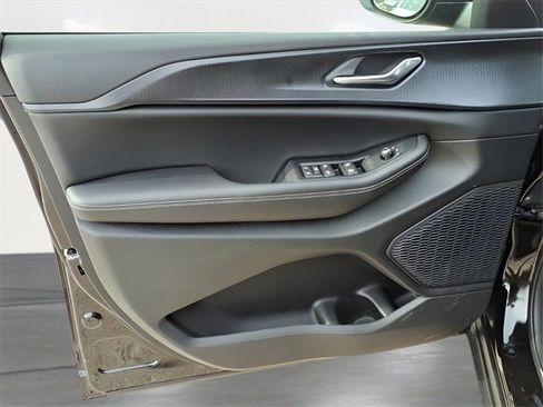 New 2025 Jeep Grand Cherokee Laredo X w/ Luxury Tech Group I image 13