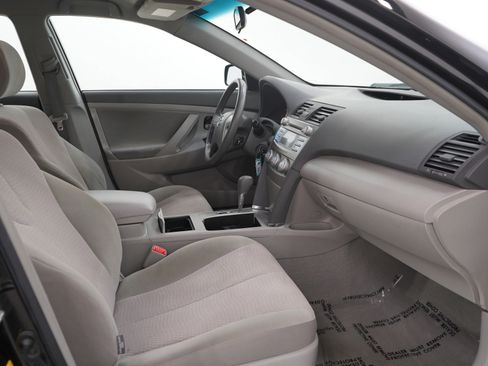 Used 2011 Toyota Camry LE w/ LE Extra-Value Pkg image 11