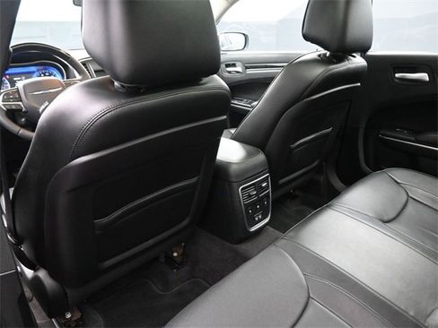 Used 2016 Chrysler 300 C w/ Safetytec Plus Group image 10