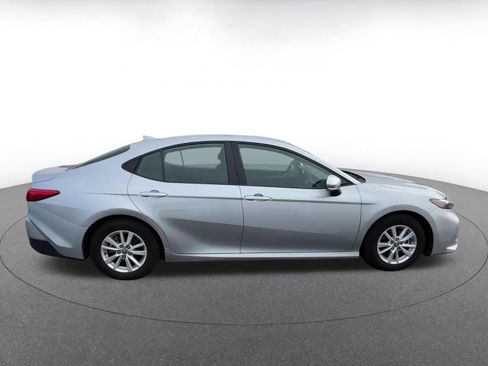 Used 2025 Toyota Camry LE image 16