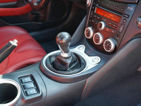 Used 2010 Nissan 370Z Touring w/ Sport Pkg image 59