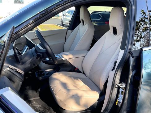 Used 2025 BMW iX xDrive50 w/ Convenience Package image 26
