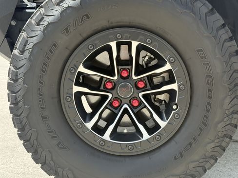 Used 2024 Jeep Wrangler Unlimited Rubicon AWD/4WD image 13