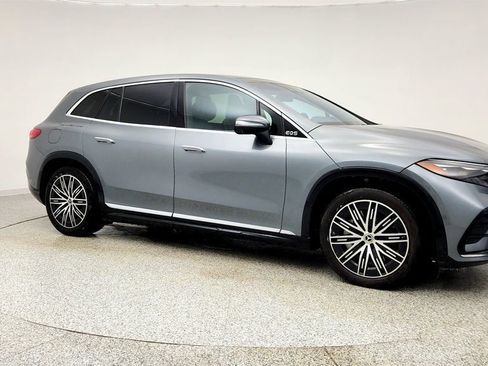 Used 2023 Mercedes-Benz EQS 580 4MATIC SUV w/ Exclusive Trim Package image 3