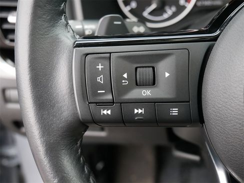 Used 2023 Nissan Rogue SL image 20