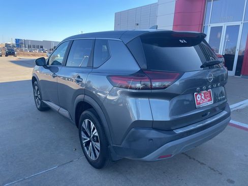 Used 2023 Nissan Rogue SV image 9