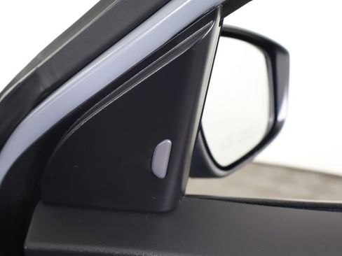 Used 2024 Nissan Kicks SV image 33