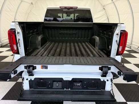 Used 2024 GMC Sierra 1500 AT4X image 5
