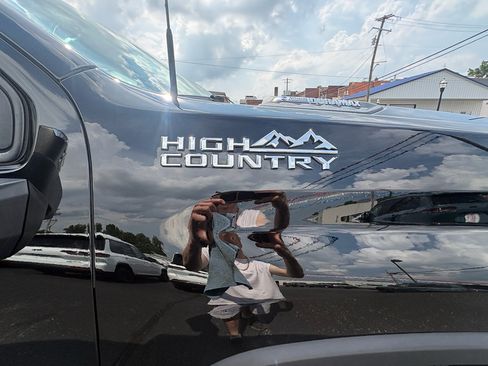 Used 2020 Chevrolet Silverado 2500 High Country w/ Z71 Off-Road Package AWD/4WD image 5