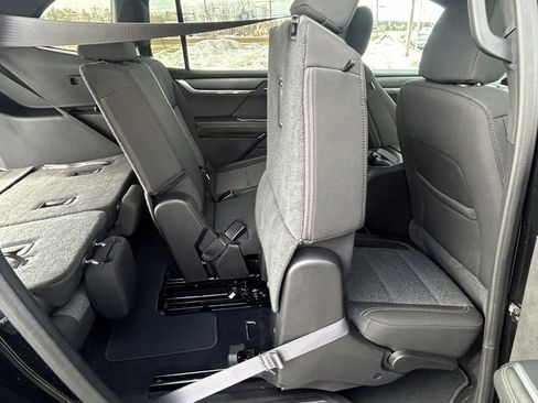 Used 2025 GMC Acadia Elevation image 19