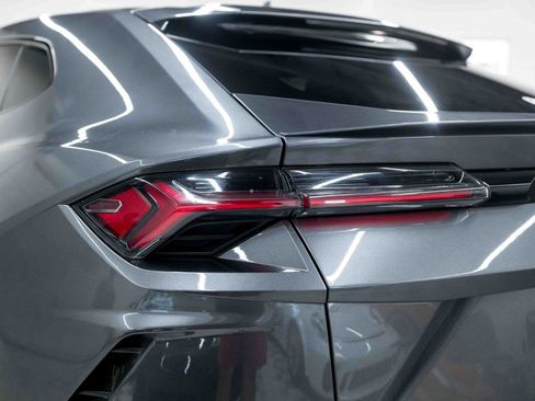 Used 2019 Lamborghini Urus AWD/4WD image 25