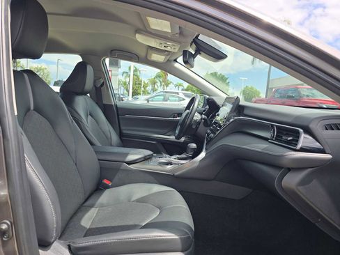 Used 2023 Toyota Camry XSE FWD image 11