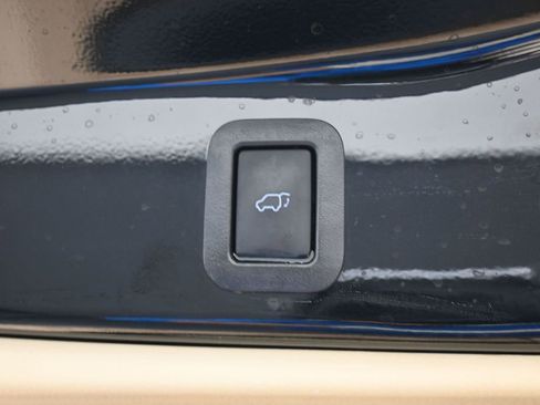 Used 2019 Toyota Highlander XLE AWD/4WD image 20