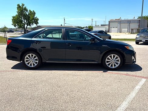 Used 2012 Toyota Camry XLE FWD image 5
