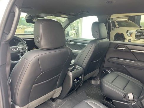 Used 2024 GMC Acadia Elevation FWD image 14