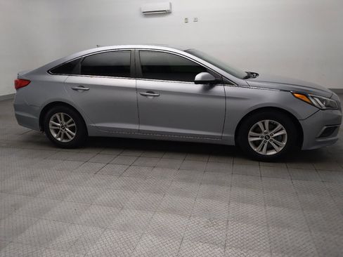 Used 2017 Hyundai Sonata SE FWD image 11