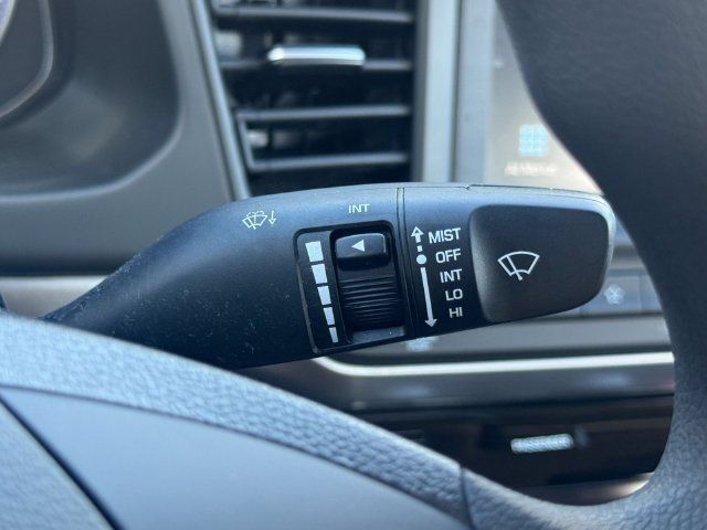 Used 2020 Hyundai Elantra SEL w/ Cargo Package (C1) FWD image 26