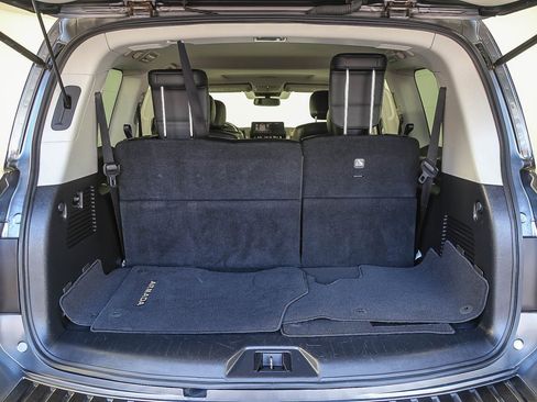 Used 2023 Nissan Armada SL w/ Captain's Chairs Package image 27