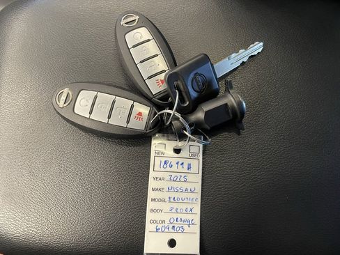 Certified 2025 Nissan Frontier PRO-4X w/ Pro Premium Package image 23