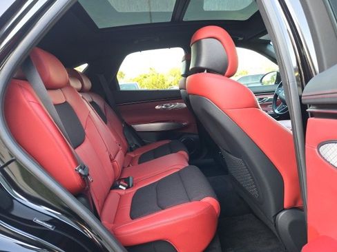 Used 2025 Genesis GV70 2.5T w/ Sport Prestige Package image 10